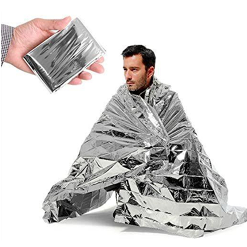 بطانية طوارئ حرارية من رقائق ا - مراجعة First Aid Bag Kit وسعره